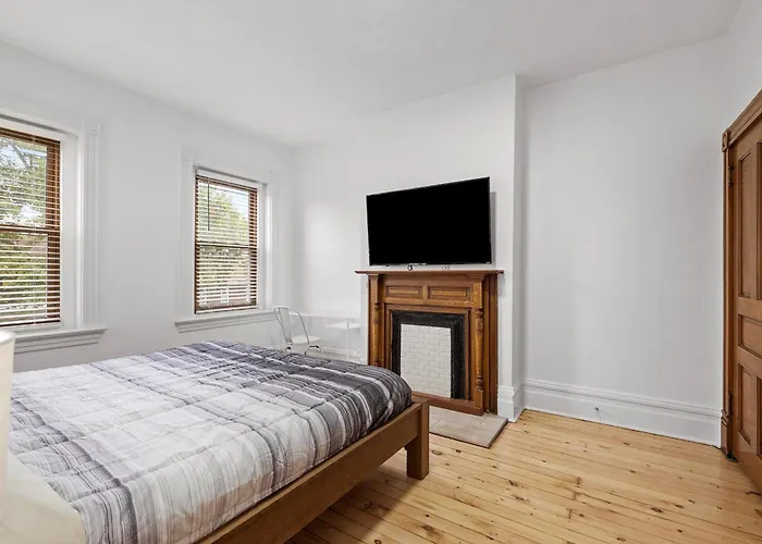 Oakland, !c Bright And Stylish Private Bedroom With Shared Bathroom Homestay Pittsburgh